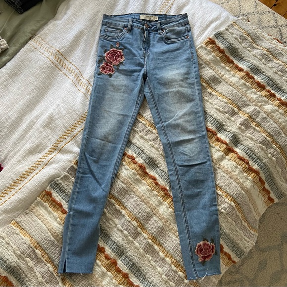 Streetwear Society Skinny Jeans with Flower Embroidery - Picture 2 of 8